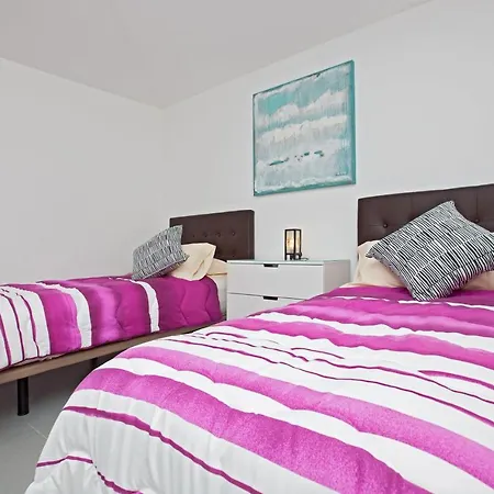 Vila Casa Terrero Dos - 6 Bedroom - Heated Pool - Pool Table - Jacuzzi - Separate Annex *
